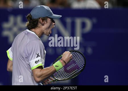 Acapulco, Mexiko. 4. März 2023. Alex de Minaur aus Australien feiert das Finale der Männer-Singles gegen Tommy Paul aus den USA beim ATP Mexican Open-Tennisturnier 2023 in Acapulco, Mexiko, am 4. März 2023. Kredit: Xin Yuewei/Xinhua/Alamy Live News Stockfoto