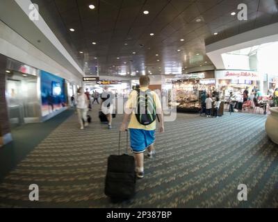 Der Stress und die Aussicht am Flughafen während der Reise Stockfoto