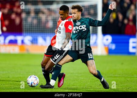 04-03-2023: Sport: Feyenoord/Groningen ROTTERDAM, NIEDERLANDE - MÄRZ 4: Danilo (Feyenoord Rotterdam) und Liam van Gelderen von (FC Groningen) Duri Stockfoto