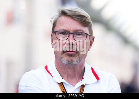 Sakhir, Bahrain. 4. März 2023. Mika Hakkinen bei der Formel-1-Weltmeisterschaft des Bahrain Grand Prix 2023 auf der Bahrain International Circuit am 4. März 2023 in Sakhir, Bahrain. (Kreditbild: © Beata Zawrzel/ZUMA Press Wire) NUR REDAKTIONELLE VERWENDUNG! Nicht für den kommerziellen GEBRAUCH! Stockfoto