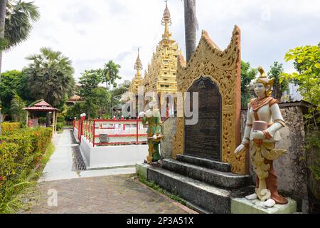 Penang / Malaysia - Fabruar 22 2023: Dharmikarama Burmese Tempel in georgetown Penang, Malaysia Burmese Tempel außerhalb von Myanmar mit vielen Touri Stockfoto