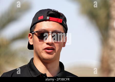 Zhou Guanyu (CHN) Alfa Romeo F1 Team. 05.03.2023. Formel-1-Weltmeisterschaft, Rd 1, Bahrain Grand Prix, Sakhir, Bahrain, Wettkampftag. Das Foto sollte wie folgt lauten: XPB/Press Association Images. Stockfoto