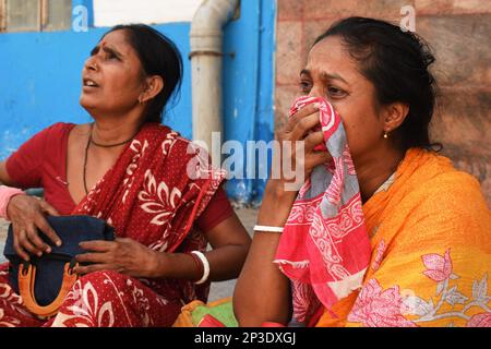 Kalkutta, Indien. 4. März 2023. Die Adenovirus-Infektion breitet sich in Kalkutta schnell aus. 4 Kinder sind in den letzten 24 Stunden gestorben. Säuglingstodesfälle durch Erkältungen und Lungeninfektionen, Lungenentzündung, Fieber usw. (Kreditbild: © Sayantan Chakraborty/Pacific Press via ZUMA Press Wire) NUR REDAKTIONELLE VERWENDUNG! Nicht für den kommerziellen GEBRAUCH! Stockfoto