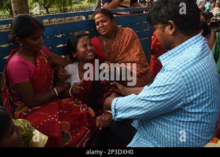 Kalkutta, Indien. 4. März 2023. Die Adenovirus-Infektion breitet sich in Kalkutta schnell aus. 4 Kinder sind in den letzten 24 Stunden gestorben. Säuglingstodesfälle durch Erkältungen und Lungeninfektionen, Lungenentzündung, Fieber usw. (Kreditbild: © Sayantan Chakraborty/Pacific Press via ZUMA Press Wire) NUR REDAKTIONELLE VERWENDUNG! Nicht für den kommerziellen GEBRAUCH! Stockfoto