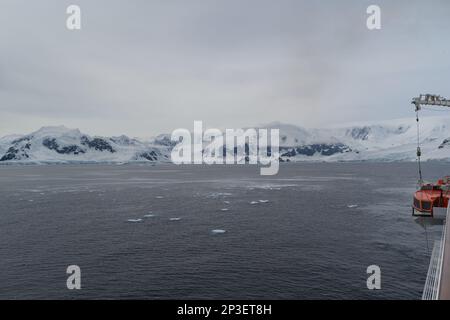 Blick von einem Kreuzfahrtschiff in der Antarktis Stockfoto