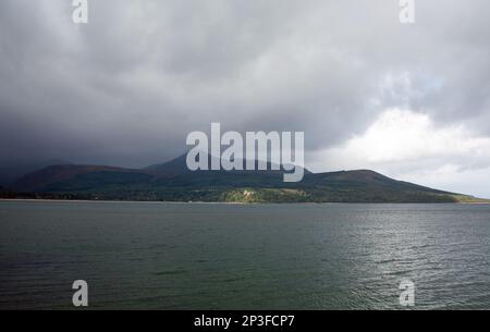 Wolke über Ziegenfell von Brodick aus gesehen, die Insel Arran Ayrshire, Schottland Stockfoto