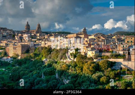 Blick auf die Stadt in Ragusa Ibla, Provinz Ragusa Stockfoto