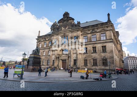 Sachsisches Standehaus am Schlossplatz - Oberlandesgericht Dresden - Dresden, Soxony, Deutschland Stockfoto