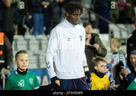 Aarhus, Dänemark. 03., März 2023. Yann Bisseck (4) von AGF, gesehen während des 3F stattfindenden Superliga-Spiels zwischen Aarhus GF und AC Horsens im Ceres Park in Aarhus. (Foto: Gonzales Photo - Balazs Popal). Stockfoto