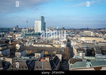 Blick auf Frankfurt aus der Vogelperspektive mit MyZeil und Europaturm - Frankfurt, Deutschland Stockfoto