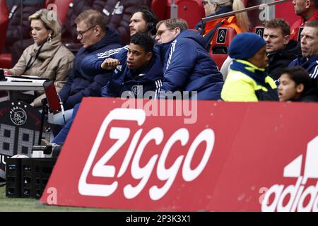 AMSTERDAM - (lr) Ajax Assistant Coach Michael Reiziger, Ajax Assistant Coach Dwight Lodeweges während des niederländischen Premier League-Spiels zwischen Ajax Amsterdam und NEC Nijmegen in der Johan Cruijff Arena am 5. März 2023 in Amsterdam, Niederlande. ANP MAURICE VAN STONE Stockfoto