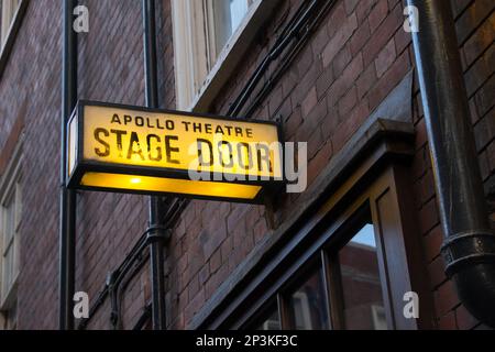 Bühnentür im Apollo Stockfoto