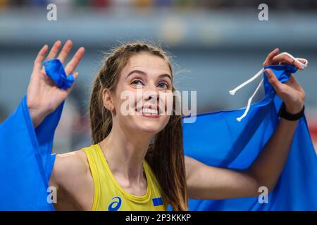 Istanbul, Türkei. 05. März 2023. Leichtathletik/Halle: Europameisterschaft, Hochsprung-Finale für Frauen, Goldmedaillengewinner Yaroslava Mahuchich aus der Ukraine jubelt. Kredit: Oliver Weiken/dpa/Alamy Live News Stockfoto