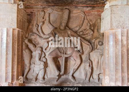 Nataraja-Skulptur im Ravana PADI-Höhlentempel in Aihole Stockfoto