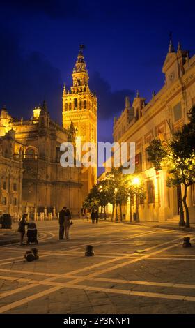 Kathedrale von El Triunfo Quadrat gesehen. Sevilla, Andalusien, Spanien. Stockfoto