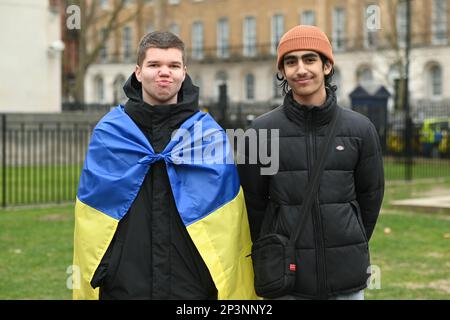 Downing Street, London, Großbritannien. 5. März 2023 Manifestation: Die Ukraine will Freiheit, Russland ist ein Terrorist, außerhalb der Ukraine, London, Vereinigtes Königreich. Kredit: Siehe Li/Picture Capital/Alamy Live News Stockfoto