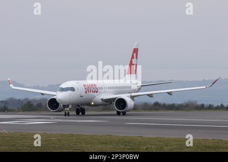 HB-JCN Airbus A.220-300 Swiss Bristol Airport EGGD 04/03/2023 Stockfoto