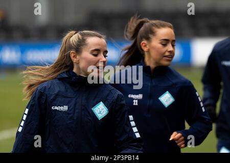 UK. 05. März 2023. London, England, 05. März 2023 Shanade Hopcroft (24 London City Lionesses) erwärmt sich vor dem Spiel der Frauen zwischen London City Lionesses und Sheffield United im Princes Park in London, England (PEDRO PORRU, Pedro Porru/ SPP) Kredit: SPP Sport Press Photo. Alamy Live News Stockfoto