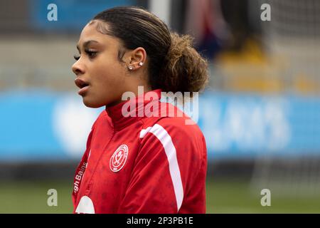 UK. 05. März 2023. London, England, 05. März 2023 Chene Muir (16 Sheffield United) wärmt sich vor dem Meisterschaftsspiel der Frauen zwischen London City Lionesses und Sheffield United im Princes Park in London auf (PEDRO PORRU, Pedro Porru/ SPP) Kredit: SPP Sport Press Photo. Alamy Live News Stockfoto