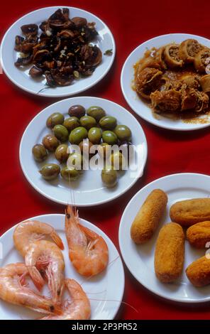 Málaga. Andalusien. Spanien: Tapas, in Bar Antigua Casa Guardia. 18 Alameda Principal Street. Seit 1840 Stockfoto