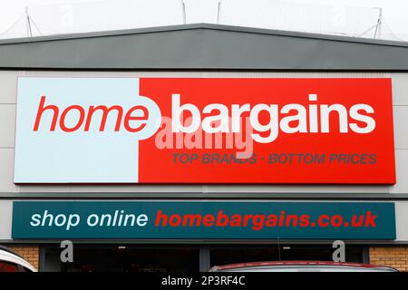 Home Bargain Store Schild, Schottland, Großbritannien, Europa Stockfoto