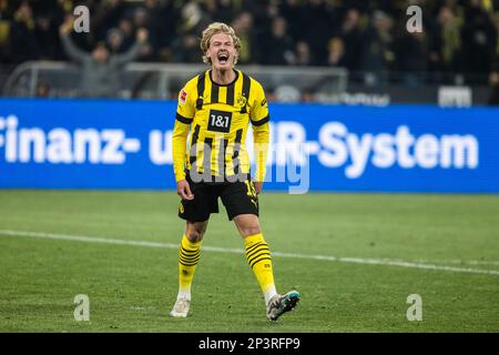 Dortmund, Signal Iduna Park, 03.03.23: Julian Brandt (Dortmund) jubelt nach einem vermeintlichen Tor im 1. Bundesliga Spiel Borussia Dortmund vs. RB Le Stockfoto