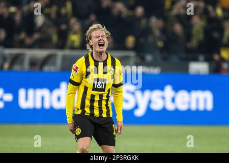 Dortmund, Signal Iduna Park, 03.03.23: Julian Brandt (Dortmund) jubelt nach einem vermeintlichen Tor im 1. Bundesliga Spiel Borussia Dortmund vs. RB Le Stockfoto