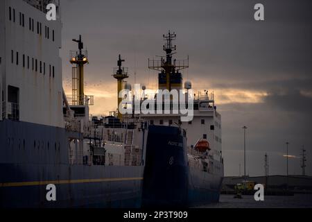 Pacific Nuclear Transport Limited (PNTL) – Barrow-in-Furness-Schiffe angedockt Stockfoto