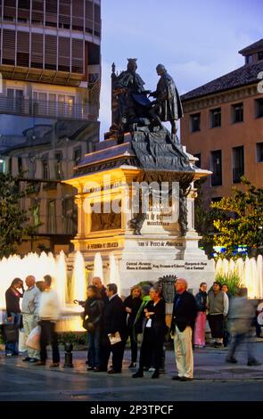 Isabel und Cristóbal Colón.Plaza Isabel la Catolica.Granada. Andalusien, Spanien Stockfoto