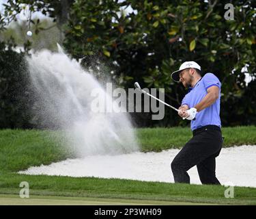 Orlando, Usa. 05. März 2023. Xander Schauffele aus San Diego, Kalifornien, schießt in der vierten und letzten Runde des Arnold Palmer Invitational, präsentiert von Mastercard im Bay Hill Club and Lodge in Orlando, Florida, am Sonntag, den 5. März 2023. Foto: Joe Marino/UPI. Kredit: UPI/Alamy Live News Stockfoto