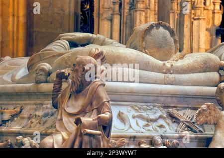 königliches Mausoleum. Grab der katholischen Monarchen von Domenico Fancelli. Detail der Königin Isabel. In der Königlichen Kapelle der Kathedrale. 16. Jahrhundert. Granada Stockfoto