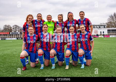 Hayes Lane, Bromley, Großbritannien. 26. Februar 2023. Fotos des Crystal Palace Teams vor dem Spiel der Barclays FA Frauen Championship zwischen Crystal Palace und Bristol City in Hayes Lane, Bromley, England. (Stephen Flynn/SPP) Kredit: SPP Sport Press Photo. Alamy Live News Stockfoto