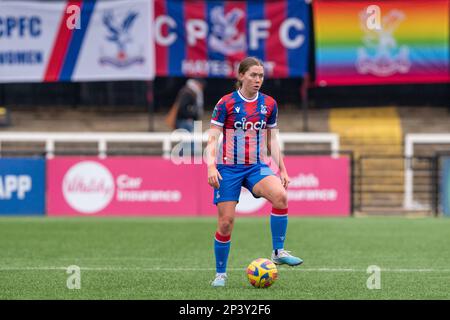 Hayes Lane, Bromley, Großbritannien. 26. Februar 2023. Crystal Palace Mittelfeldspielerin Polly Doran (20) während des Barclays FA Frauenmeisterschaftsspiels zwischen Crystal Palace und Bristol City in Hayes Lane, Bromley, England. (Stephen Flynn/SPP) Kredit: SPP Sport Press Photo. Alamy Live News Stockfoto