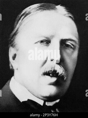 1915 Ca , GROSSBRITANNIEN : der gefeierte englische Schriftsteller FORD MADOX FORD ( geboren F. M. Hueffer , 1873 - 1939 ) - SCRITTORE - LETTERATO - LETTERATURA - LITERATUR - Portrait - Rituto - Baffi - Schnurrbart ---- Archivio GBB Stockfoto