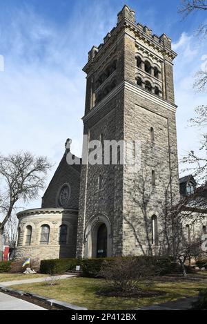 ITHACA, NEW YORK - 26. FEBRUAR 2023: Die erste presbyterianische Kirche in der Innenstadt von Ithaka. Stockfoto