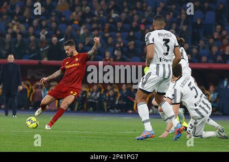 Rom, Italien. 05. März 2023. Leonardo Spinazzola von Rom während DES Fußballspiels AS Roma vs Juventus FC, italienischer Fußball Serie A in Rom, Italien, März 05 2023 Kredit: Independent Photo Agency/Alamy Live News Stockfoto