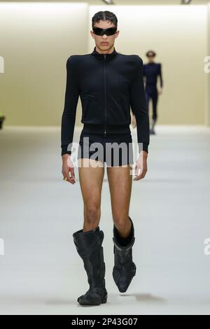 Paris, Frankreich. 05. März 2023. BALENCIAGA Herbst-Winter 2023-2024 Runway während der Paris Fashion Week am 2023. März - Paris; Frankreich 05/03/2023 Guthaben: dpa/Alamy Live News Stockfoto