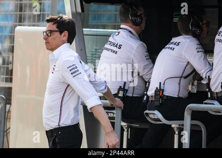 Sakhir, Bahrain. , . Weltmeisterschaft F1 2023. Bahrain GP. Toto Wolff, Executive Director Mercedes.MANAMA, BAHRAIN, Sakhir Circuit, 5. März 2023: Toto WOLFF, Executive Director des Mercedes-Benz Grand Prix, während des Bahrain Formel 1 Grand Prix auf der Bahrain International Circuit in der Nähe von Manama City in der Stadt Sakhir am 05. März. 2023. Formel 1 - F1 Motorsport, gebührenpflichtiges Bild, Foto und Copyright © Cristiano BARNI/ ATP images (BARNI Cristiano /ATP/SPP) Kredit: SPP Sport Press Photo. Alamy Live News Stockfoto