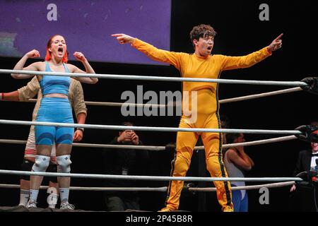 London, UK, 05. März 2023. Phil Wang. „Max und Ivans Wrestling“ verwandeln bekannte Komiker in Wrestler und echte Profis. Just for Laughs London, in seinem Eröffnungsjahr, findet vom 2. Bis 5. März 2023 an den Veranstaltungsorten der O2 statt. Die teilnehmenden Komiker und Profis im Ring sind: Rachel Parris, Jazz EMU, Flo & Joan, Nick Helm, Suzi Ruffell, Aisling Bea, Iain Stirling, Nish Kumar, Matthew Crosby, Olga Koch, Rosie Jones, Greg Davies, Rishi Ghosh, Mark Silcox, Ray Badran, Geschwister, Nina Samuels, Sarah Keyworth, Rachel Wd, Ruby Clyde, Ed Gamble, Levi Muir, Max Olesker, Ivan Gonzalez, Abi Clarke, Stockfoto