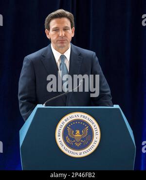 Simi Valley, Kalifornien, USA. 05. März 2023. Florida Governor RON DESANTIS spricht über sein neues Buch „The Courage to Be Free: Floridas Blueprint for America's Revival“ in der Ronald Reagan Presidential Library. (Credit Image: © Brian Cahn/ZUMA Press Wire) NUR REDAKTIONELLE VERWENDUNG! Nicht für den kommerziellen GEBRAUCH! Kredit: ZUMA Press, Inc./Alamy Live News Stockfoto