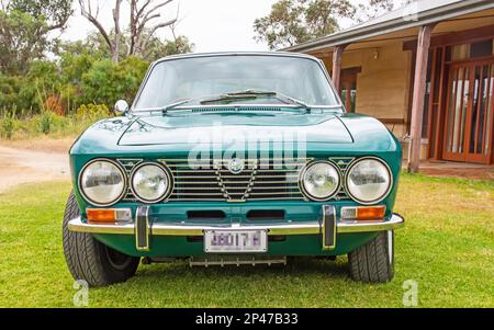 Vorderansicht einer 1974 Alfa Romeo 2000 Coupe Stockfoto