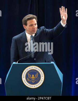 Simi Valley, Kalifornien, USA. 05. März 2023. Florida Governor RON DESANTIS spricht über sein neues Buch „The Courage to Be Free: Floridas Blueprint for America's Revival“ in der Ronald Reagan Presidential Library. (Credit Image: © Brian Cahn/ZUMA Press Wire) NUR REDAKTIONELLE VERWENDUNG! Nicht für den kommerziellen GEBRAUCH! Kredit: ZUMA Press, Inc./Alamy Live News Stockfoto