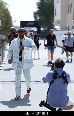 Manama, Bahrain. 04. März 2023. MANAMA, BAHRAIN, Sakhir Circuit, 04. März 2023: Nr. 44, Lewis HAMILTON, GBR, Mercedes AMG F1 Team, während des Formel-1-Grand Prix von Bahrain auf der Bahrain International Circuit in der Nähe von Manama in der Stadt Sakhir am 4. März. 2023. Formel 1 - F1 Motorsport, gebührenpflichtiges Bild, Foto und Copyright © Jun QIAN/ ATP images (QIAN Jun/ATP/SPP) Guthaben: SPP Sport Press Photo. Alamy Live News Stockfoto