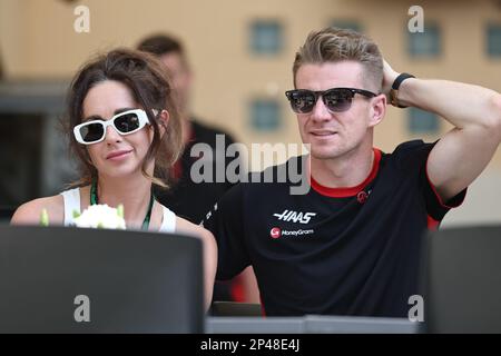 Manama, Bahrain. 04. März 2023. MANAMA, BAHRAIN, Sakhir Circuit, 04. März 2023: Nr. 27, Nico HUELKENBERG, GER, Haas F1 Team, während des Formel-1-Grand Prix von Bahrain auf der Bahrain International Circuit in der Nähe von Manama in der Stadt Sakhir am 4. März. 2023. Formel 1 - F1 Motorsport, gebührenpflichtiges Bild, Foto und Copyright © Jun QIAN/ ATP images (QIAN Jun/ATP/SPP) Guthaben: SPP Sport Press Photo. Alamy Live News Stockfoto