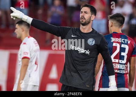 Buenos Aires, Argentinien. 05. März 2023. Augusto Batalla von San Lorenzo Gesten während eines Spiels zwischen Huracan und San Lorenzo im Rahmen der Liga Profesional 2023 im Estadio Tomas Duco. (Endstand; Huracan 1:1 San Lorenzo) Kredit: SOPA Images Limited/Alamy Live News Stockfoto