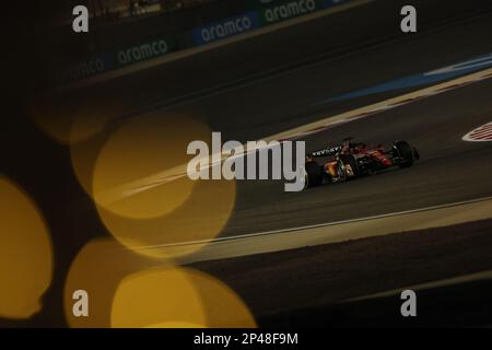 Manama, Bahrain. 04. März 2023. MANAMA, BAHRAIN, Sakhir Circuit, 04. März 2023: Nr. 16, Charles LECLERC, MCO, Team Scuderia Ferrari, SF23, Am 4. März während des Formel 1 Grand Prix in Bahrain auf der Bahrain International Circuit in der Nähe von Manama City in der Stadt Sakhir. 2023. Formel 1 - F1 Motorsport, gebührenpflichtiges Bild, Foto und Copyright © Jun QIAN/ ATP images (QIAN Jun/ATP/SPP) Guthaben: SPP Sport Press Photo. Alamy Live News Stockfoto