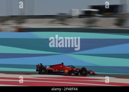 Manama, Bahrain. 04. März 2023. MANAMA, BAHRAIN, Sakhir Circuit, 04. März 2023: Nr. 16, Charles LECLERC, MCO, Team Scuderia Ferrari, SF23, Am 4. März während des Formel 1 Grand Prix in Bahrain auf der Bahrain International Circuit in der Nähe von Manama City in der Stadt Sakhir. 2023. Formel 1 - F1 Motorsport, gebührenpflichtiges Bild, Foto und Copyright © Jun QIAN/ ATP images (QIAN Jun/ATP/SPP) Guthaben: SPP Sport Press Photo. Alamy Live News Stockfoto