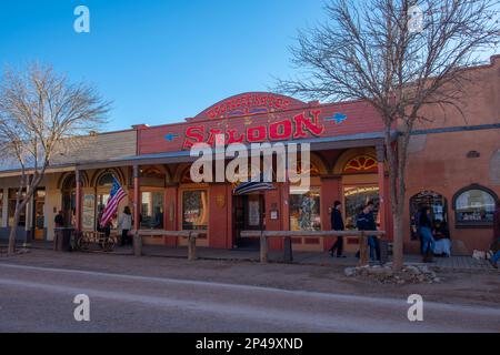 Big Nose Kate's Saloon im Old-West-Stil an der 417 E Allen Street im Zentrum von Tombstone, Arizona, Arizona, Arizona, Arizona, USA. Stockfoto