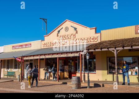 Lilly's Tombstone Memories Store im Old-West-Stil in der 514 E Allen Street im Zentrum von Tombstone, Arizona, Arizona, Arizona, Arizona, USA. Stockfoto
