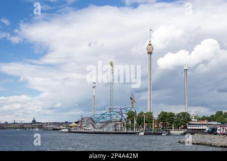 Blick auf Gröna Lund (Green Grove) oder umgangssprachlich Grönan, einen Vergnügungspark von Stockholm, der Hauptstadt von Schweden, im Stadtteil Södermalm Stockfoto